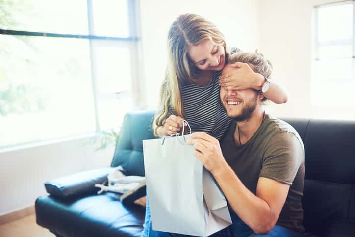 30代彼氏 男性に贈る誕生日プレゼント15選 30歳以降の男子が喜ぶギフト Mangifts By Memoco